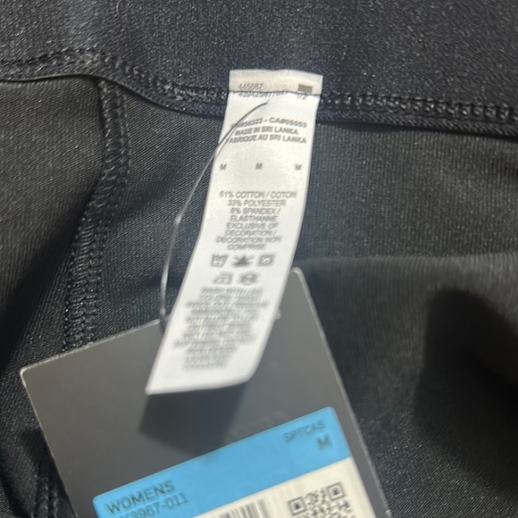 Nike Black and Blue Athletic Leggings with Form-Fitting Design - Picture 11 of 12